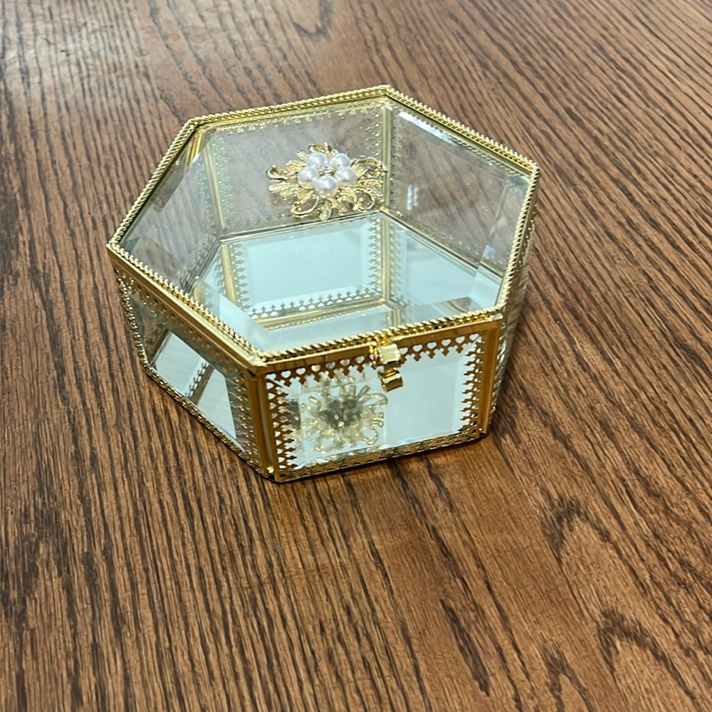 Rachel Ashwell, trinket box, all jewelry box.
